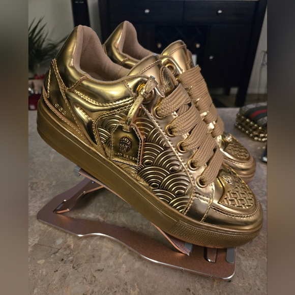 Kurt Geiger London Southbank Tag Platform Sneakers in metallic gold.  Size 42 - Picture 4 of 10